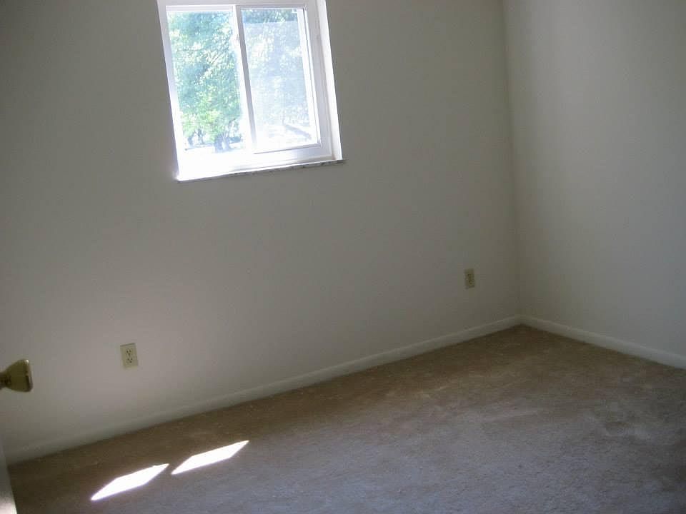 1st image of 1440 N Woodburn Ave