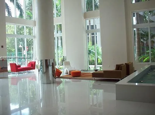 Brickell On The River S T — Photo 3