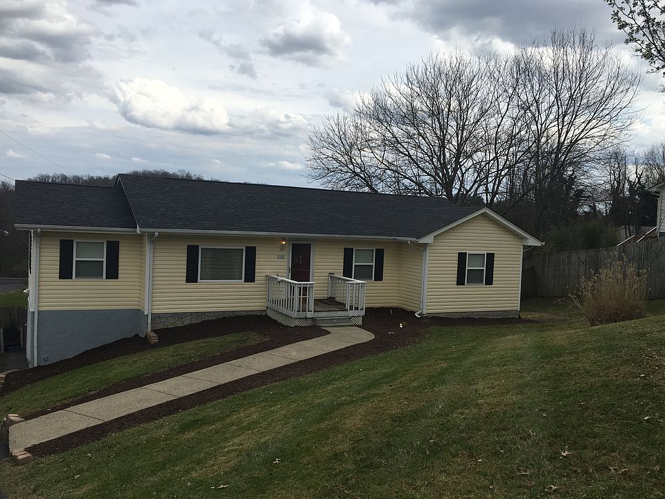 1st image of 10 Lawndale Dr
