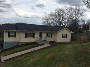 10 Lawndale Dr, Bristol, VA 24201