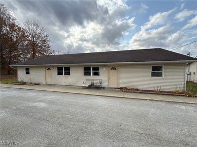 1996 & 1998 N Water St, Uhrichsville, OH, 44683