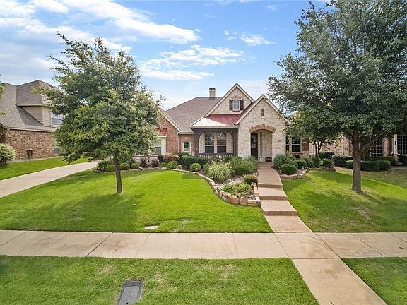 3rd image of 561 Willowview Dr