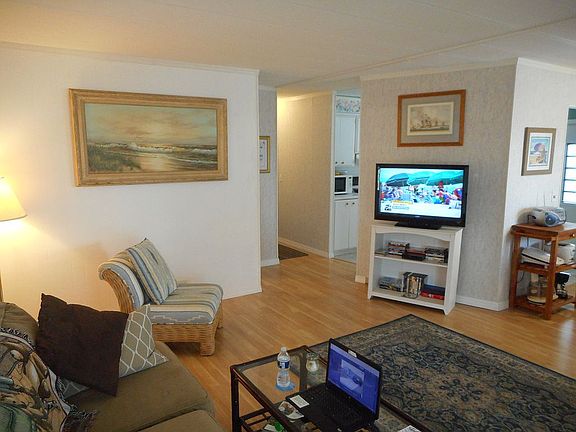 FLOATING LAMINATE THROUGHOUT
