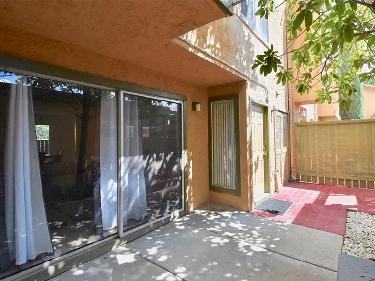 1644 Lomaland Dr #120 — Photo 9