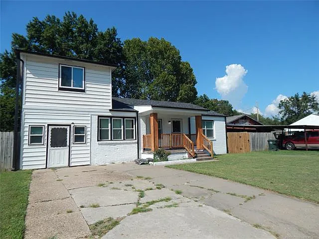 1632 Oxford Ln — Photo 13