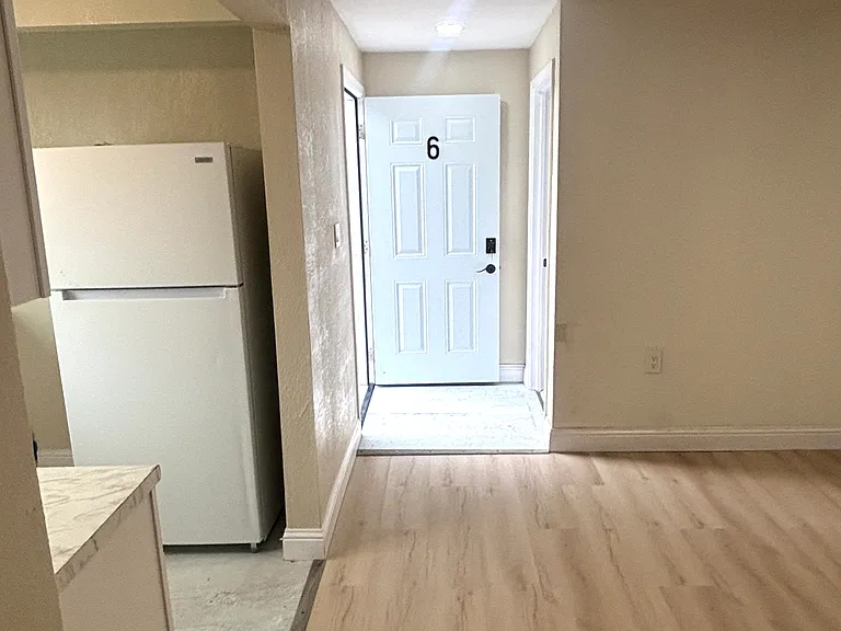 395 Umbarger Rd #6 — Photo 2