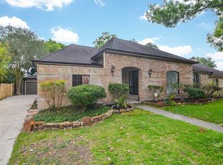 6811 Las Brisas Dr, Houston, TX 77083