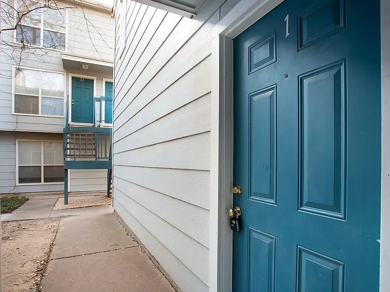 1901 N Fitzhugh Ave — Photo 36