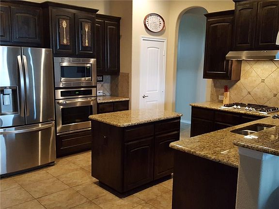 4th image of 1302 Bellingham Cir