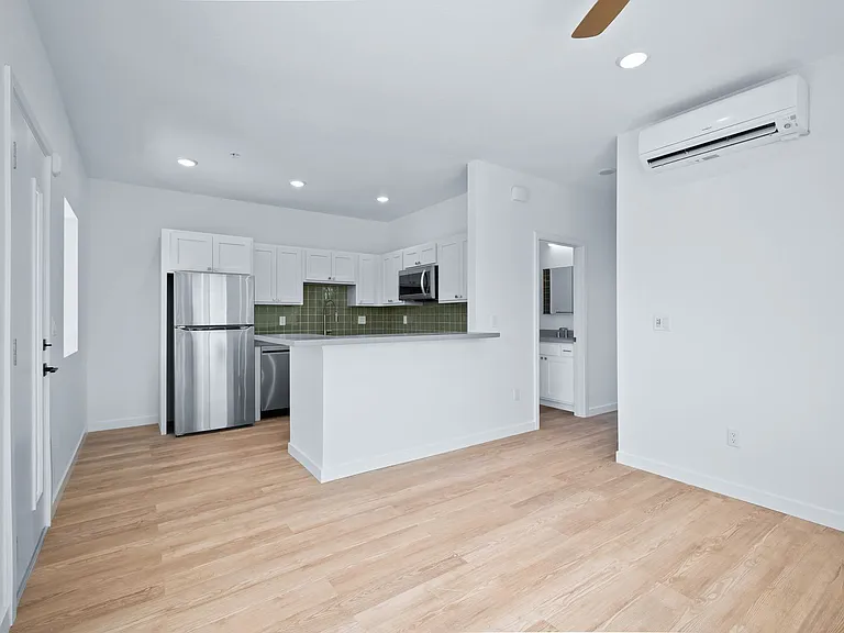 307 Pine St — Photo 5