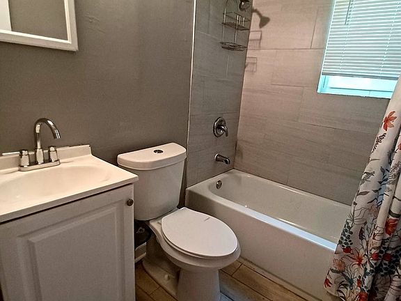 5th image of 1024 W 29th St APT 1