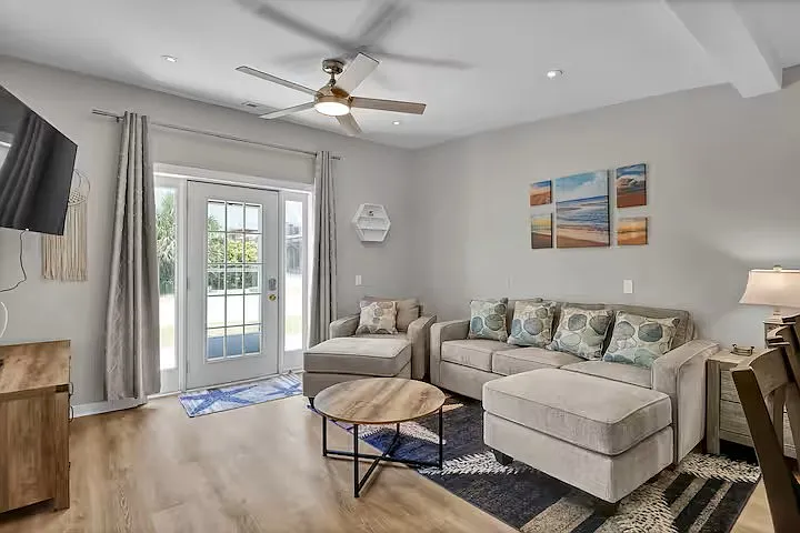 2 bed, 1.5 bath, 700 sqft, $1,800 — Photo 4
