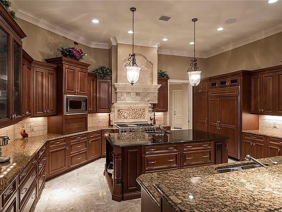 5th image of 16820 Vinci Way