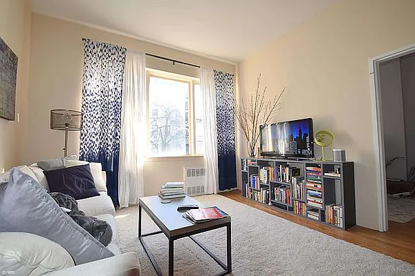 Rented by PMG Real Estate  | media 12