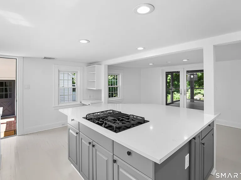4 Wake Robin Rd — Photo 4