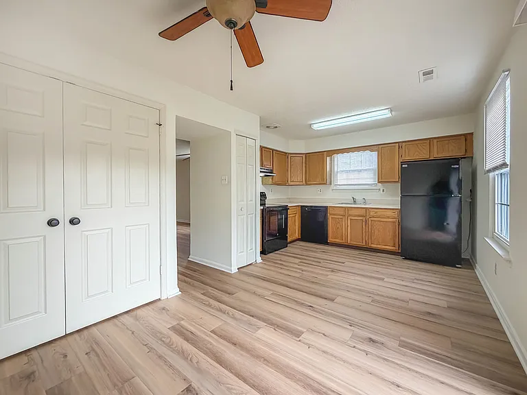 21 Stockton Ct — Photo 12