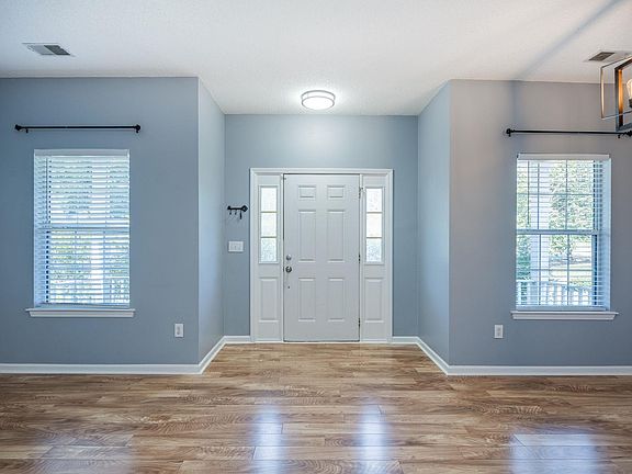 5th image of 10 Havenoak Ct