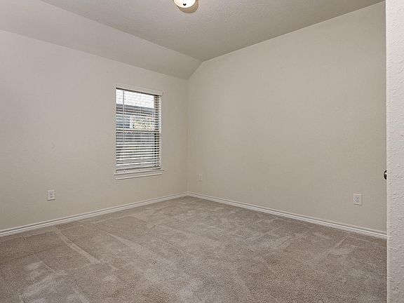 5th image of 23847 Northwood Terrace Ln