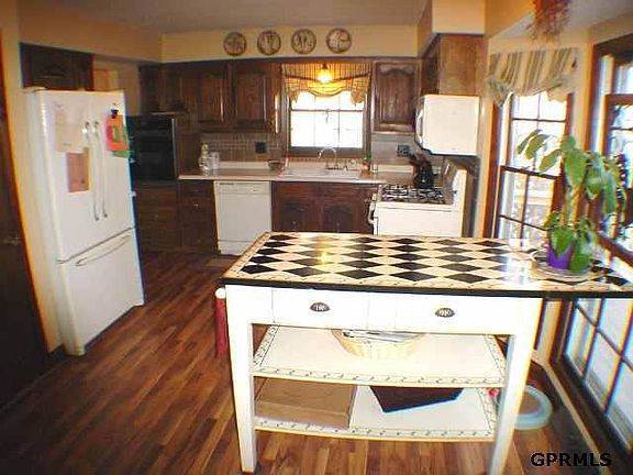 2nd image of 804 Martin Dr W