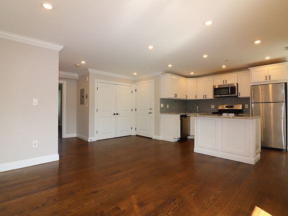 2nd image of 6 Eight Nira Ave