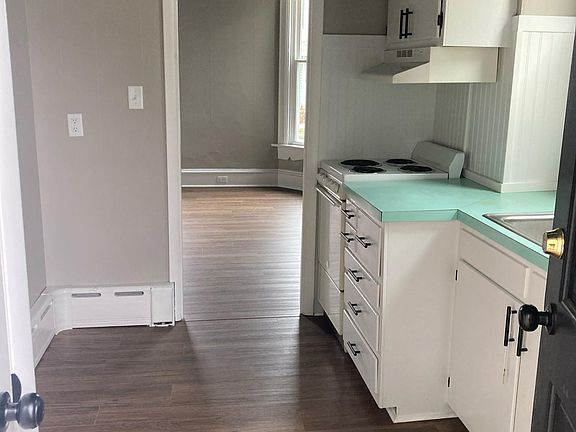 3rd image of 324 E King St #1E