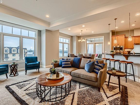 4th image of 707 N Hayden Island Dr Unit 423