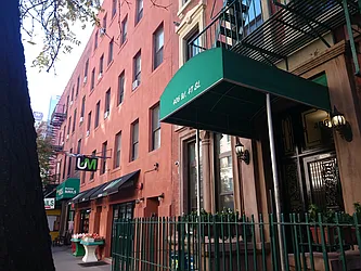 406 West 47th Street in Hell&#39;s Kitchen
