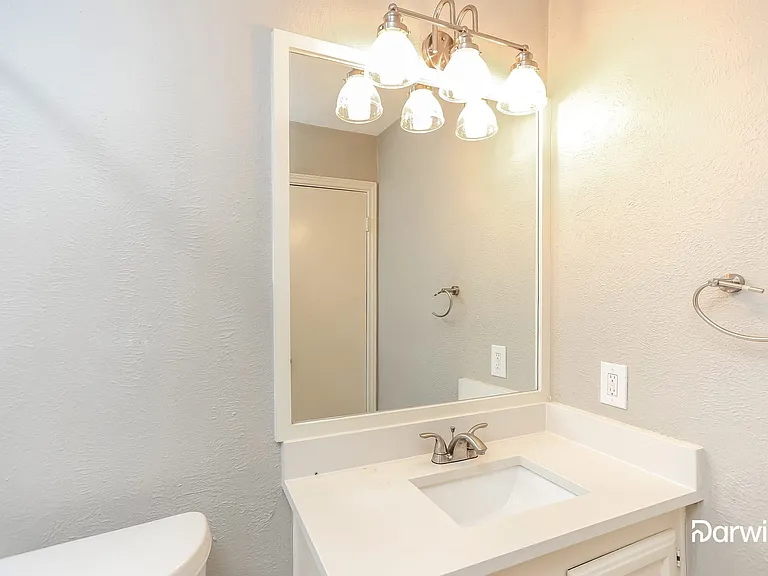 5506 Vagas Dr — Photo 9