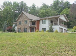 1751 Fernbrook Ln, Pottstown, PA 19465