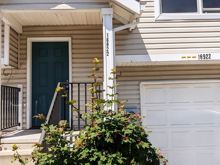 Halsey East Townhomes — Photo 36
