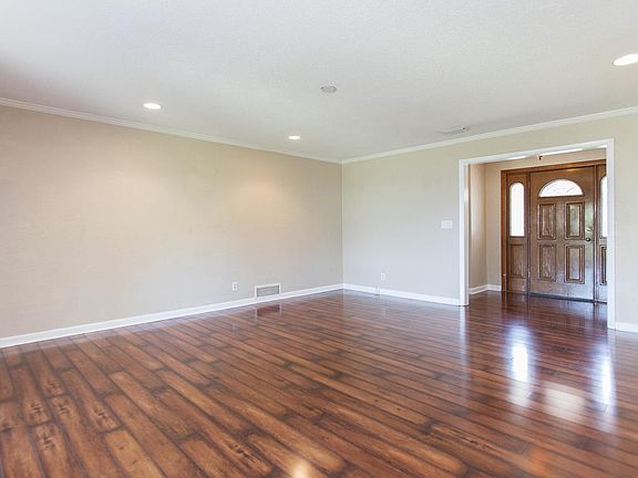 5th image of 34 S Saint Andrews Dr