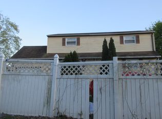 16 White St, Spring Valley, NY 10977