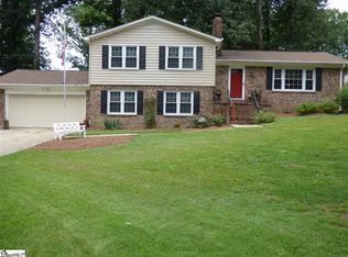 8 Crafton St, Taylors, SC 29687