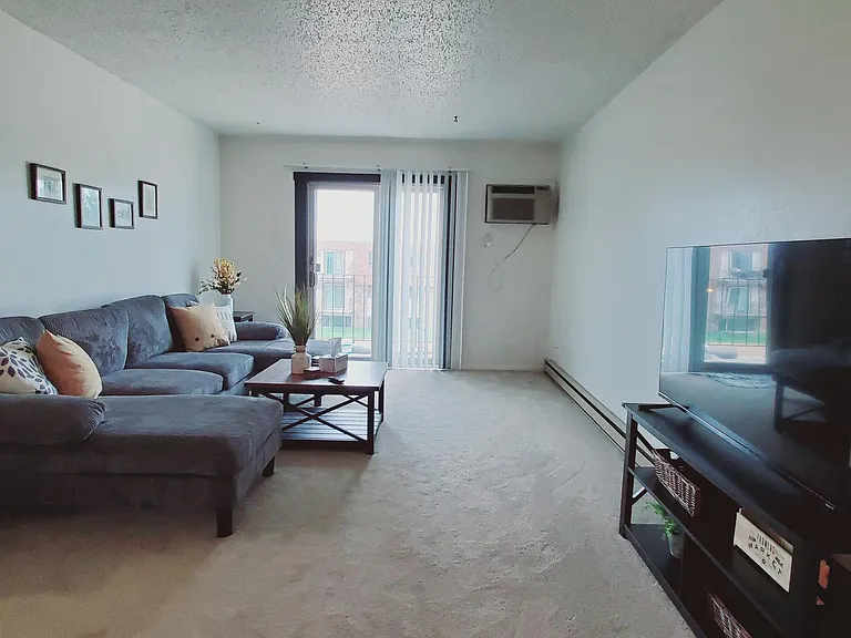 16 Prairie Ave #16 — Photo 4