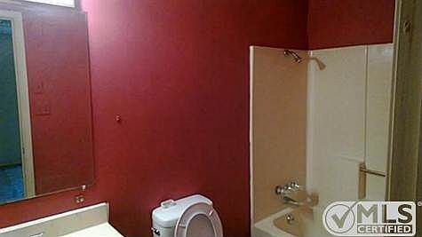 5th image of 4702 Morrison St