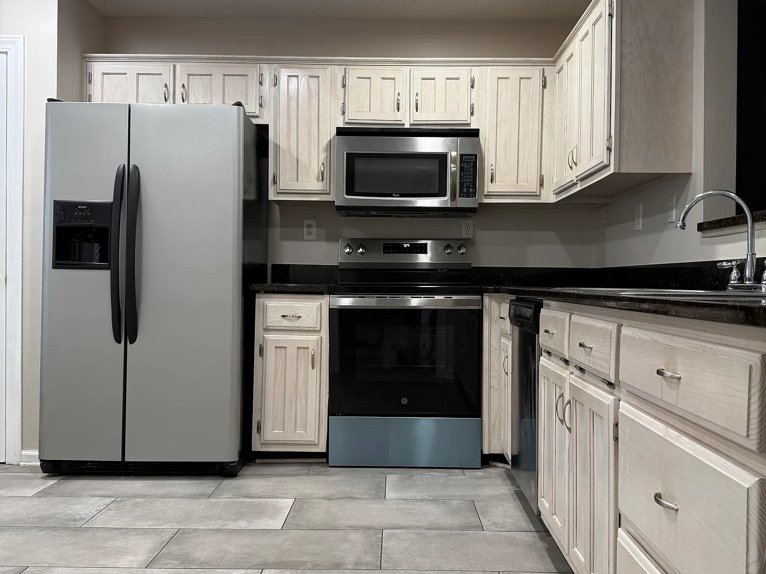9352 Club Walk Ct — Photo 3