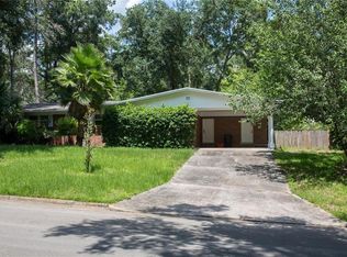 1009 NW 39th Dr, Gainesville, FL 32605