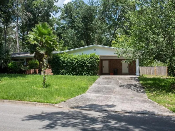 1009 NW 39th Dr, Gainesville, FL 32605