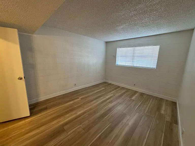 615 S Royal Crest Cir #11 — Photo 8