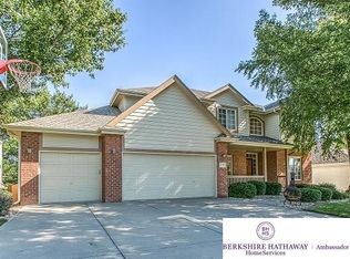 17122 Cinnamon St, Omaha, NE 68135