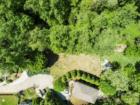 20 Riverlink Ln, Asheville, NC 28806