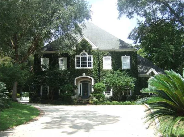 207 Ridgewood Pl, Mobile, AL 36608