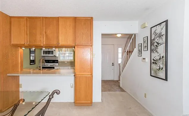 10427 Corbeil Dr — Photo 5