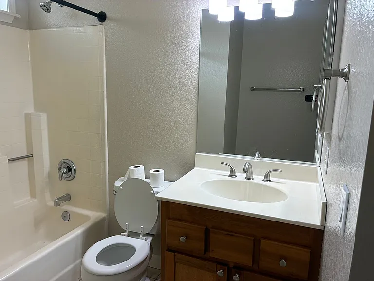 13927 Woodland Dr — Photo 17