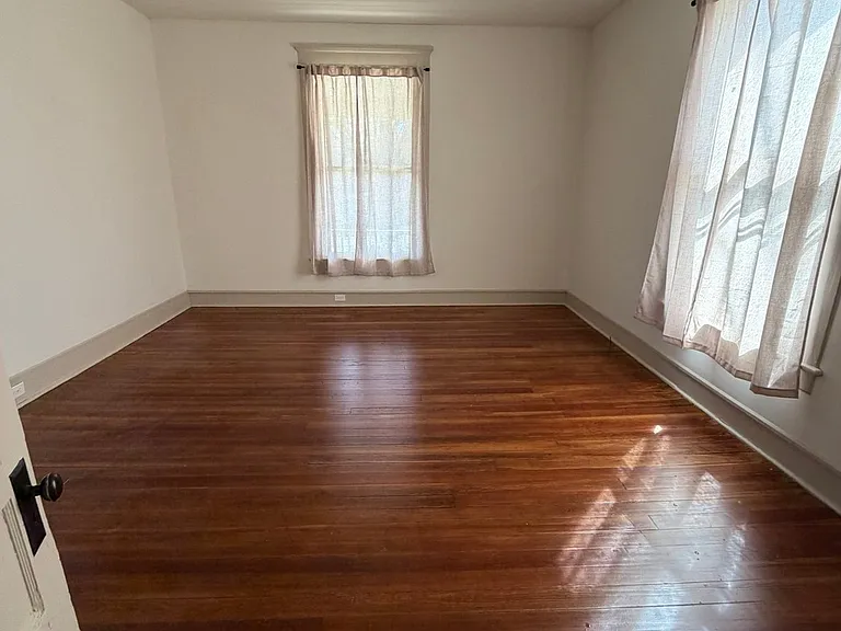 401 E Broad St #1 — Photo 7