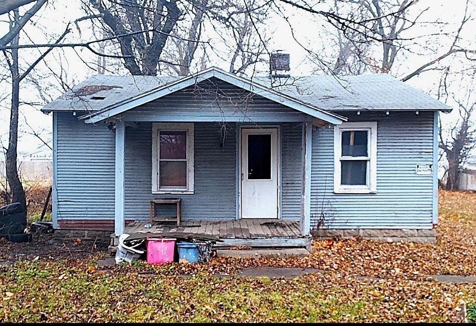 2nd image of 2280 E Hickory St