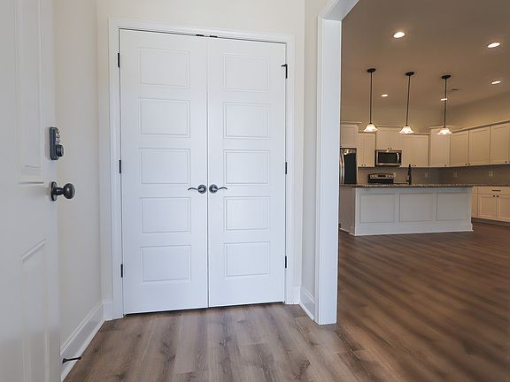 5th image of 438 Nandina Ct