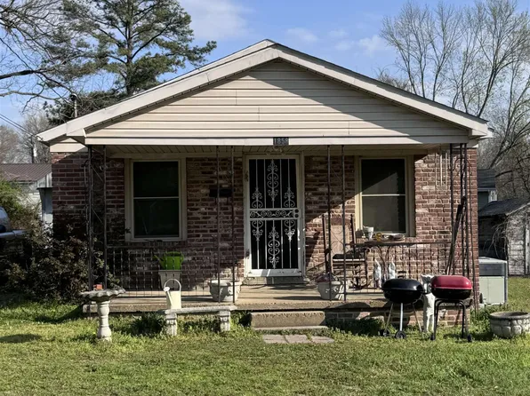 1858 Countryman St, Dyersburg, TN 38024