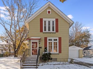 656 Saint John St, Elgin, IL