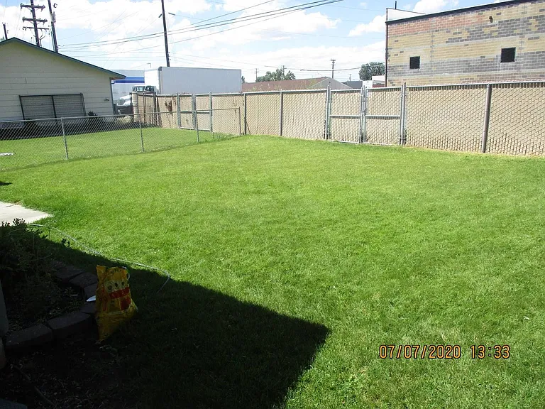 3620 W Albany Ave — Photo 11